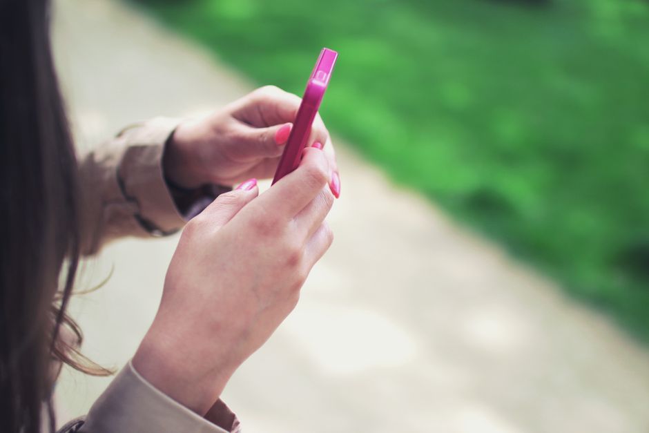 Téléphone et réseaux — marketing digital ile maurice
